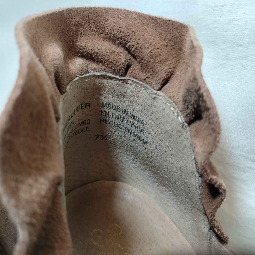 Seychelles (Anthropologie) Renowned Ruffle Suede‎ Ankle Booties - Picture 5 of 8